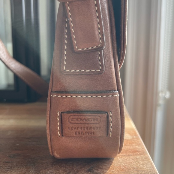 Vintage Coach Saddle Brown Hampton Leather Shoulder Bag - Adjustable Strap - Picture 13 of 16